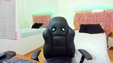 Chryss online show from 15, 11, 2025