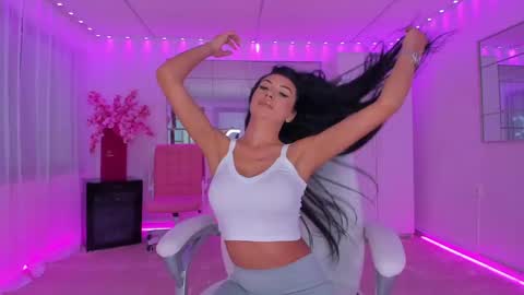 miss_diamond__ online show from 22, 5, 2026