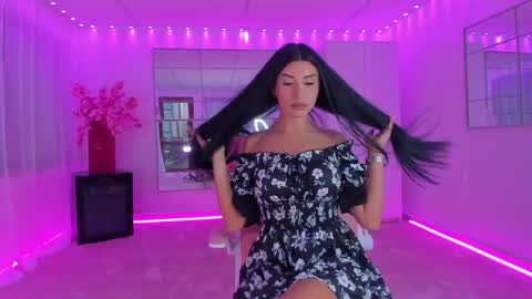 miss_diamond__ online show from 23, 5, 2026