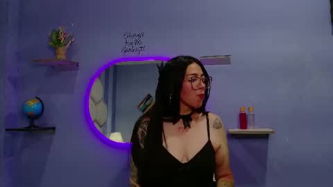 miss_evans_ online show from 26, 6, 2026