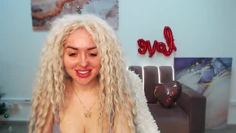 Snapshot of miss_kiten chatting on 6, 2, 2025 miss_kiten online show from 6, 2, 2025