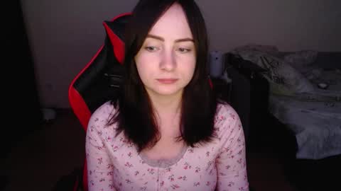 miss_laralynne online show from 1, 11, 2025