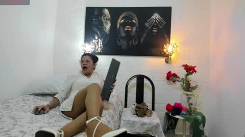 Snapshot of miss_lucero1 chatting on 13, 1, 2025 lucero online show from 13, 1, 2025