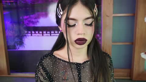 miss_lucyla online show from 17, 12, 2024