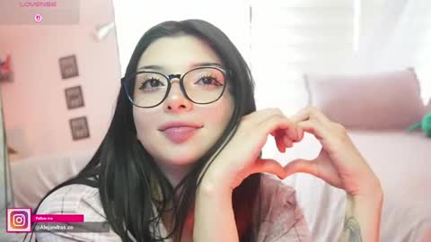 Snapshot of miss_meii chatting on 15, 4, 2026 Alejandra online show from 15, 4, 2026