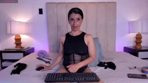 miss_milf_ online show from 5, 5, 2026