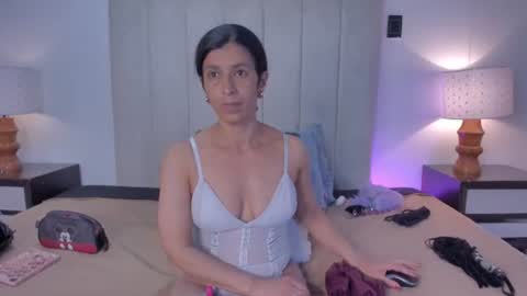 miss_milf_ online show from 9, 7, 2026