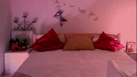 Snapshot of miss_mimys chatting on 16, 10, 2025 Nicol online show from 16, 10, 2025