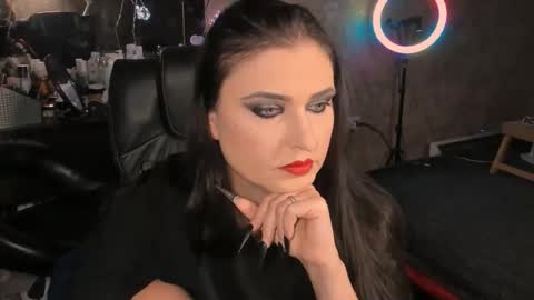 Leya online show from 28, 9, 2025