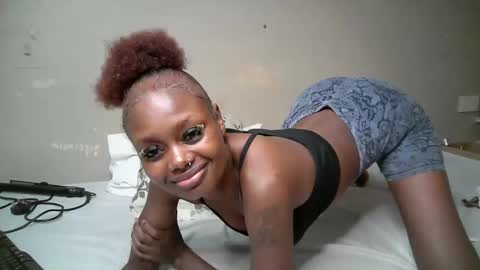 Snapshot of miss_pretty01 chatting on 24, 4, 2026 miss_pretty01 online show from 24, 4, 2026