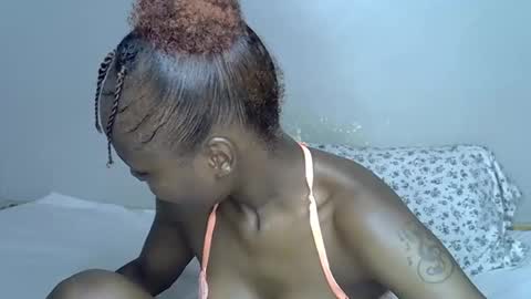 Snapshot of miss_pretty1 chatting on 18, 12, 2025 miss_pretty1 online show from 18, 12, 2025