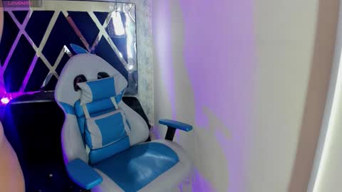  M E L A N I E  online show from 10, 3, 2026