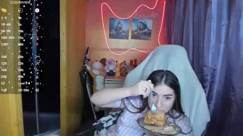 Snapshot of miss_tasy chatting on 26, 2, 2025 Melanie January 15th is my birthday there will be an interesting show online show from 26, 2, 2025