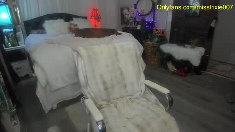 Trixie007 online show from 31, 10, 2025