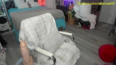 Trixie007 online show from 13, 11, 2025