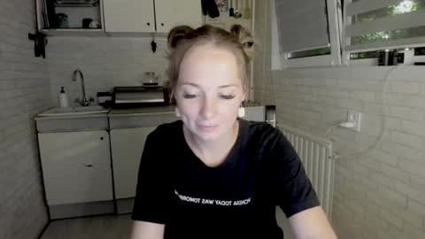 Snapshot of miss_you20 chatting on 10, 9, 2025 miss_you20 online show from 10, 9, 2025