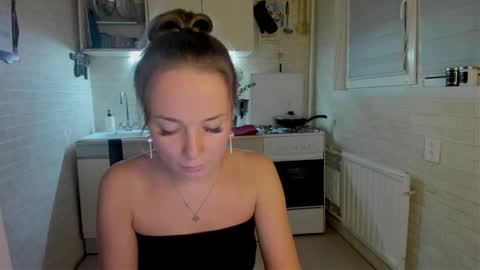 Snapshot of miss_you20 chatting on 24, 10, 2025 miss_you20 online show from 24, 10, 2025