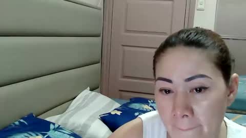 Snapshot of miss_zephyr chatting on 10, 3, 2026 HOT MOMMY ZEPHYR online show from 10, 3, 2026