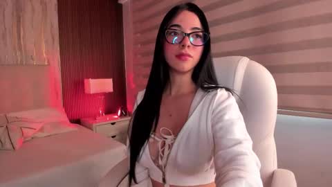 Angela Romero online show from 22, 10, 2025