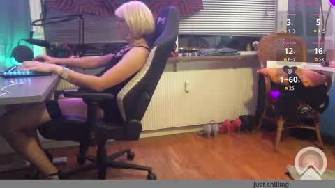 Snapshot of missbeccasissy chatting on 29, 12, 2024 MissBeccasissy online show from 29, 12, 2024