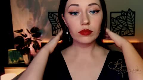 Snapshot of missbeverlymills chatting on 13, 12, 2024 The divine Beverly online show from 13, 12, 2024