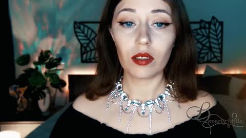 Snapshot of missbeverlymills chatting on 11, 1, 2025 The divine Beverly online show from 11, 1, 2025