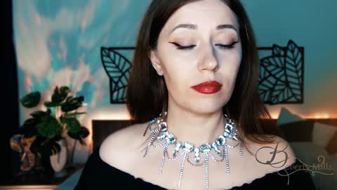 Snapshot of missbeverlymills chatting on 11, 1, 2025 The divine Beverly online show from 11, 1, 2025