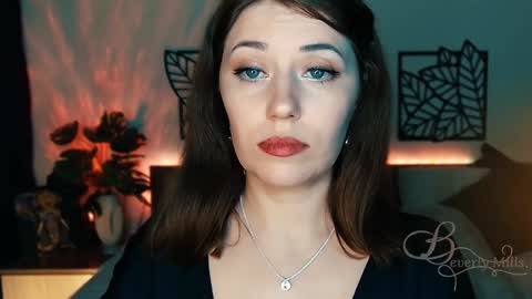 Snapshot of missbeverlymills chatting on 25, 1, 2025 The divine Beverly online show from 25, 1, 2025