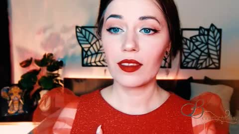 Snapshot of missbeverlymills chatting on 28, 2, 2025 The divine Beverly online show from 28, 2, 2025