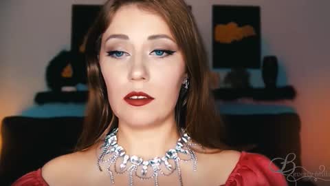 Snapshot of missbeverlymills chatting on 12, 9, 2025 The divine Beverly online show from 12, 9, 2025