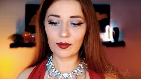 Snapshot of missbeverlymills chatting on 14, 11, 2025 The divine Beverly online show from 14, 11, 2025