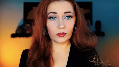 Snapshot of missbeverlymills chatting on 30, 11, 2025 The divine Beverly online show from 30, 11, 2025