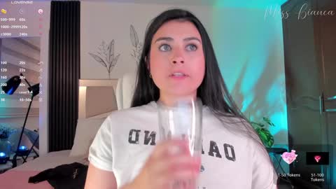 Bianca Torres online show from 6, 12, 2024