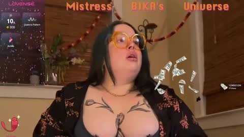 Snapshot of missbika chatting on 4, 3, 2025 Miss Bika online show from 4, 3, 2025