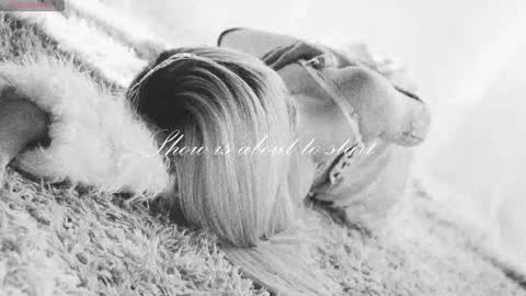 Chloe freelance model Please your thumbs up are important  online show from 9, 10, 2025