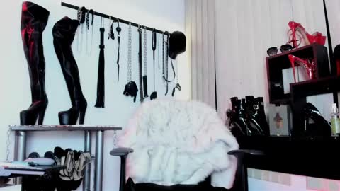 Missdarklady online show from 1, 5, 2026