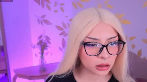 Snapshot of misselektra__ chatting on 12, 9, 2025 ELEKTRA online show from 12, 9, 2025