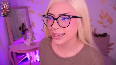 Snapshot of misselektra__ chatting on 18, 12, 2025 ELEKTRA online show from 18, 12, 2025