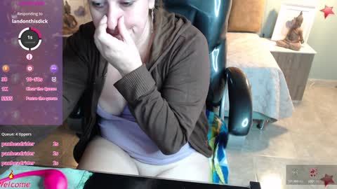 Snapshot of missgomezz_ chatting on 1, 2, 2025 Maria Gomezz online show from 1, 2, 2025