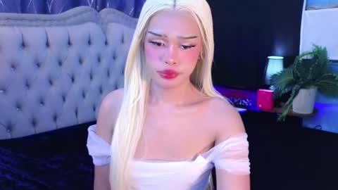 im your queen steffie online show from 16, 7, 2026