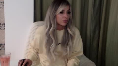 Snapshot of missjenny7 chatting on 20, 9, 2025 MissJenny7 online show from 20, 9, 2025