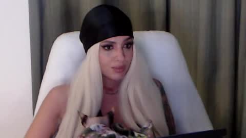 Snapshot of missjenny7 chatting on 20, 10, 2025 MissJenny7 online show from 20, 10, 2025