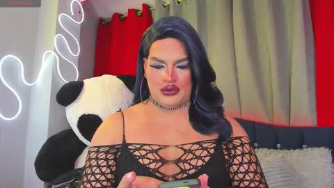 kassandra lazcano online show from 2, 11, 2025