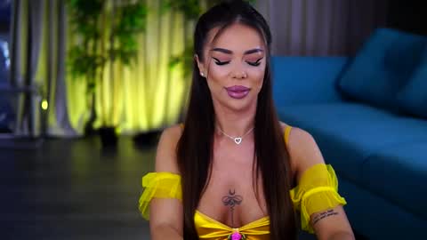 misskiarra online show from 1, 3, 2025