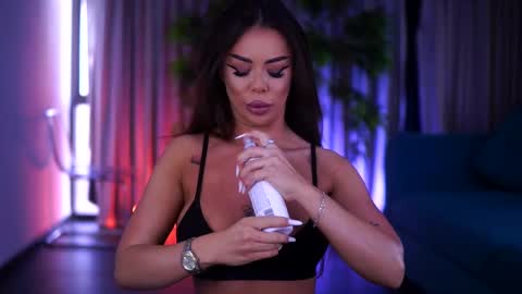 misskiarra online show from 7, 3, 2025