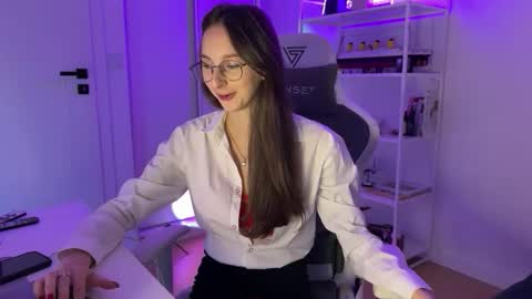 misslalii online show from 7, 10, 2025