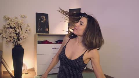 Lullu online show from 26, 1, 2025