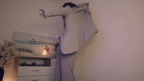 Lullu online show from 1, 3, 2025