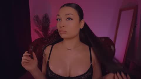 LUXXANDRA online show from 23, 2, 2025