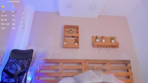 Mia  online show from 10, 11, 2025